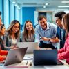 Profesioniști de afaceri colaborând într-un birou modern.